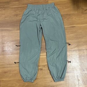 Forever 21 Women’s Sage Green Elastic Cargo Joggers